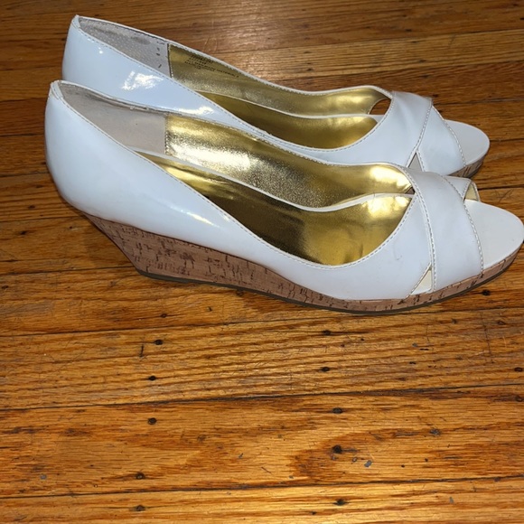🌹Colin Stuart White Leather Wedge Shoes 🌹 - Picture 5 of 6